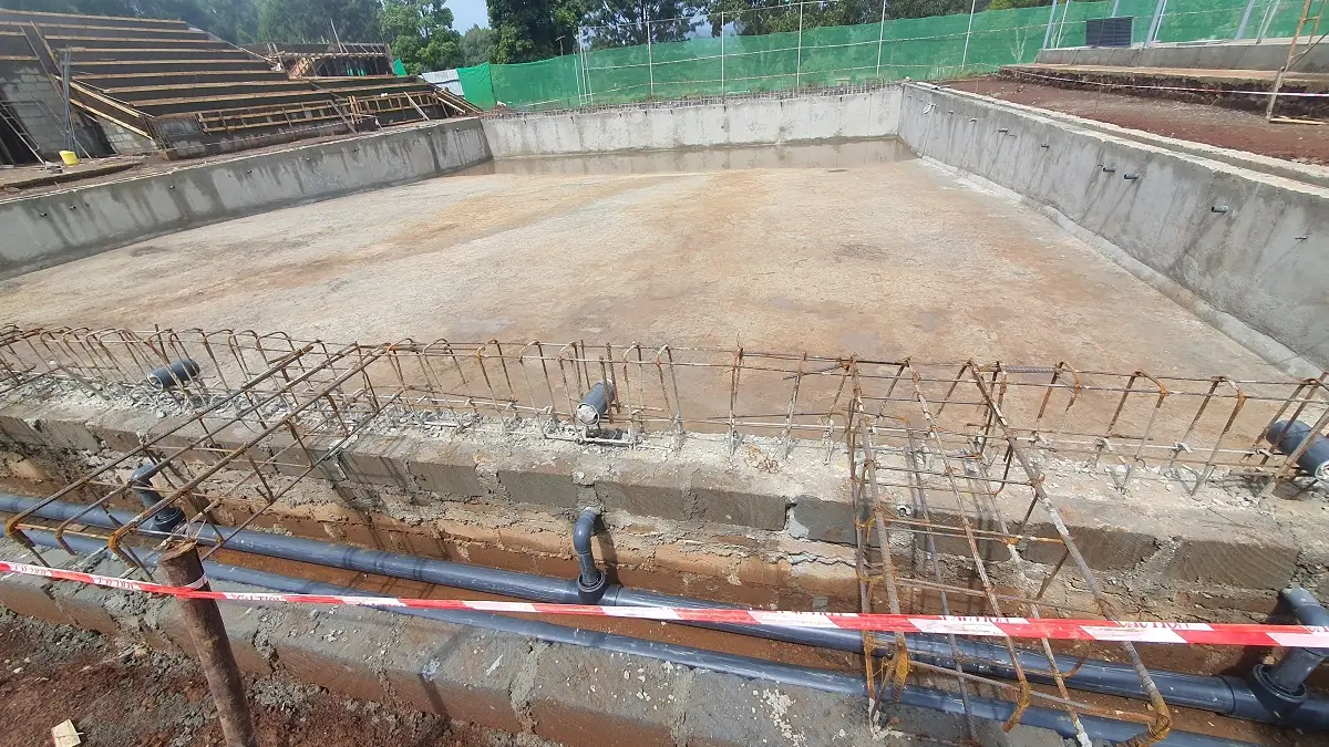 swimming pool